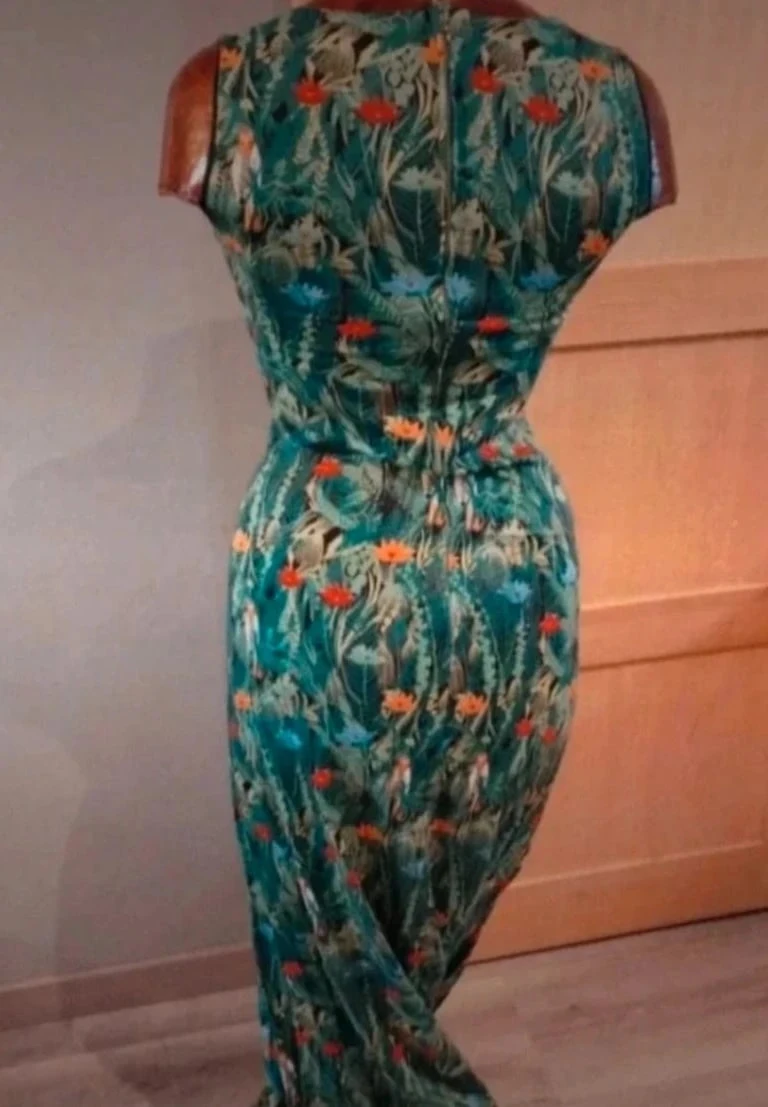 Vestido muito longo feito à mão com tecido de aves da selva T36/38 – photo 6